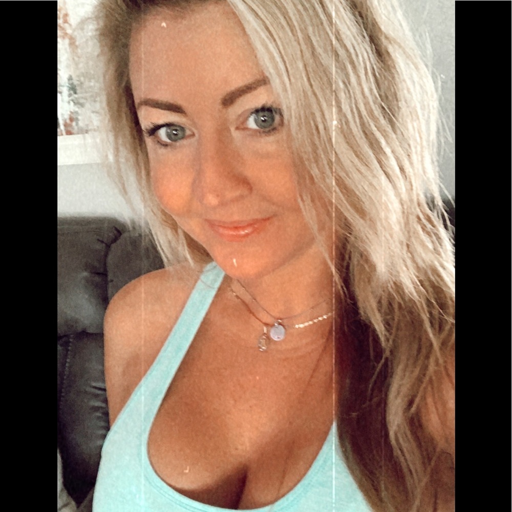 Meet your Posher, Chrystal